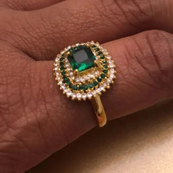 Elegant Two-tone Sparkling crystal ring sz 9 - Picture 11 of 12